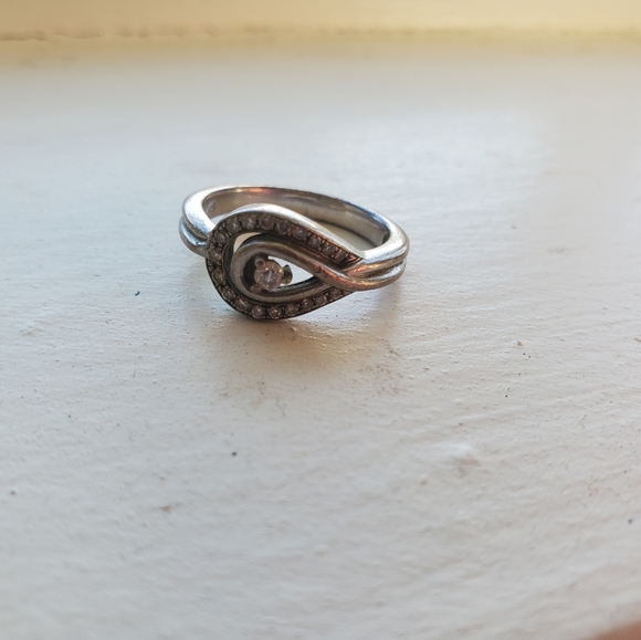 Diamond ring - Picture 2 of 2